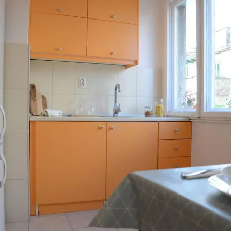 Bright & Quiet - Skadarlija