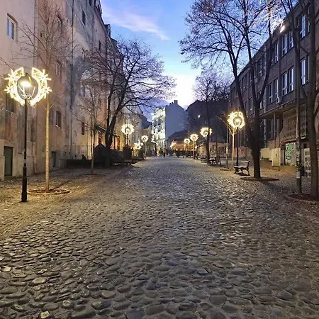 Bright & Quiet - Skadarlija Bělehrad